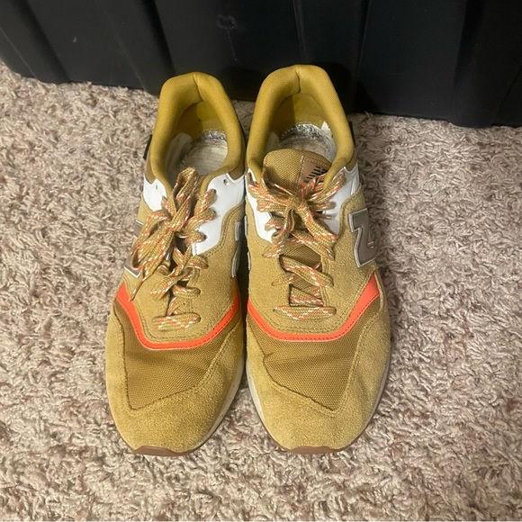 New Balance Mustard and Orange Sneakers size 11.5 - Picture 3 of 7
